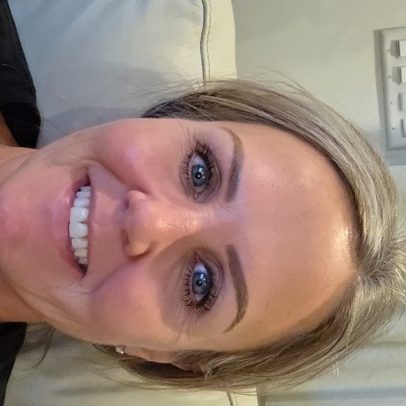 Meet your Posher, Jen - Picture 1 of 2